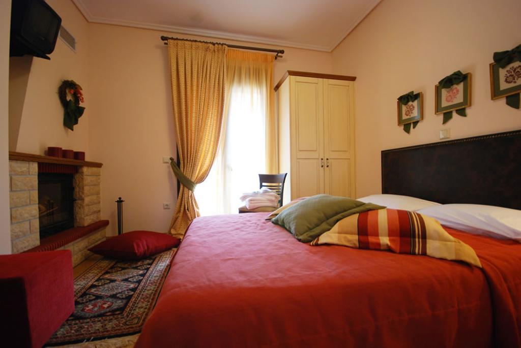 Valentini Guesthouse Karpenísion Oda fotoğraf