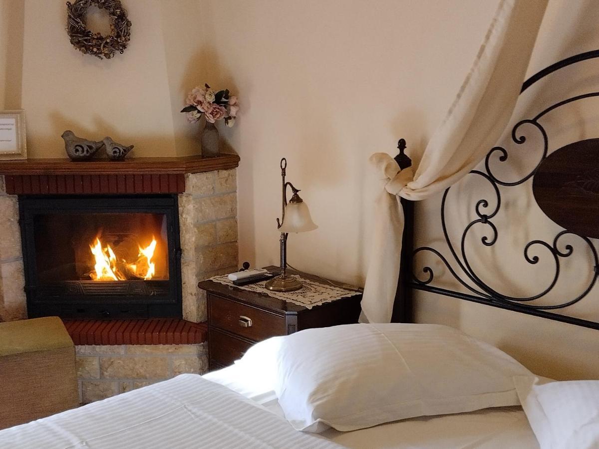 Valentini Guesthouse Karpenísion Dış mekan fotoğraf