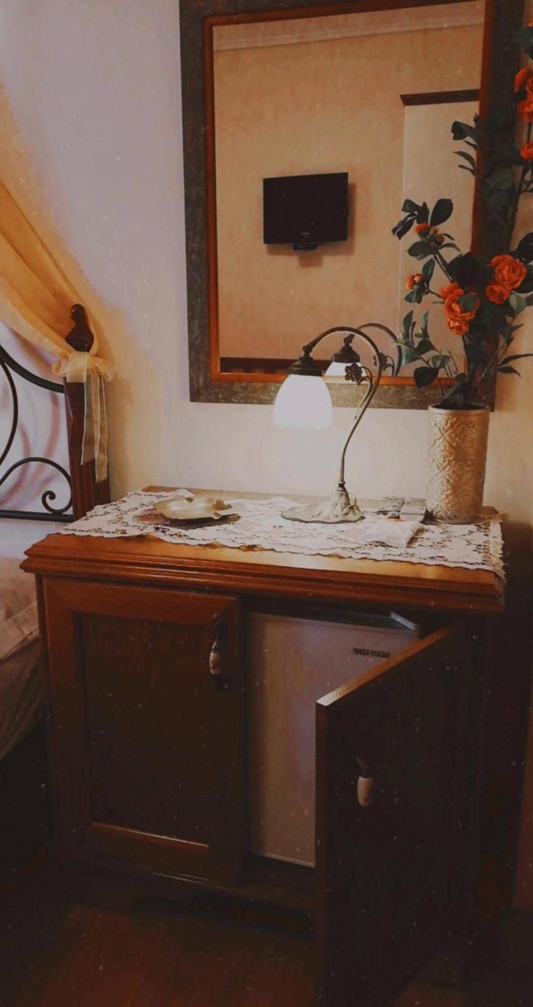 Valentini Guesthouse Karpenísion Oda fotoğraf