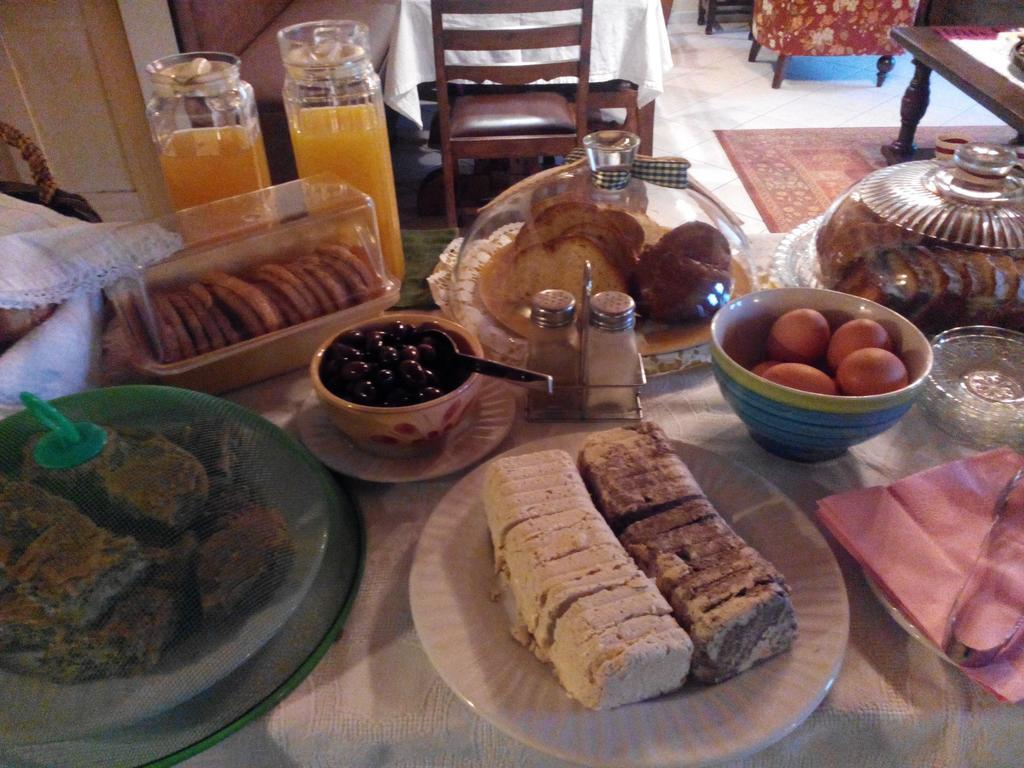 Valentini Guesthouse Karpenísion Dış mekan fotoğraf