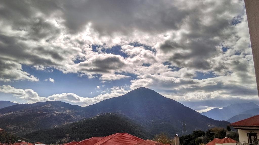 Valentini Guesthouse Karpenísion Dış mekan fotoğraf