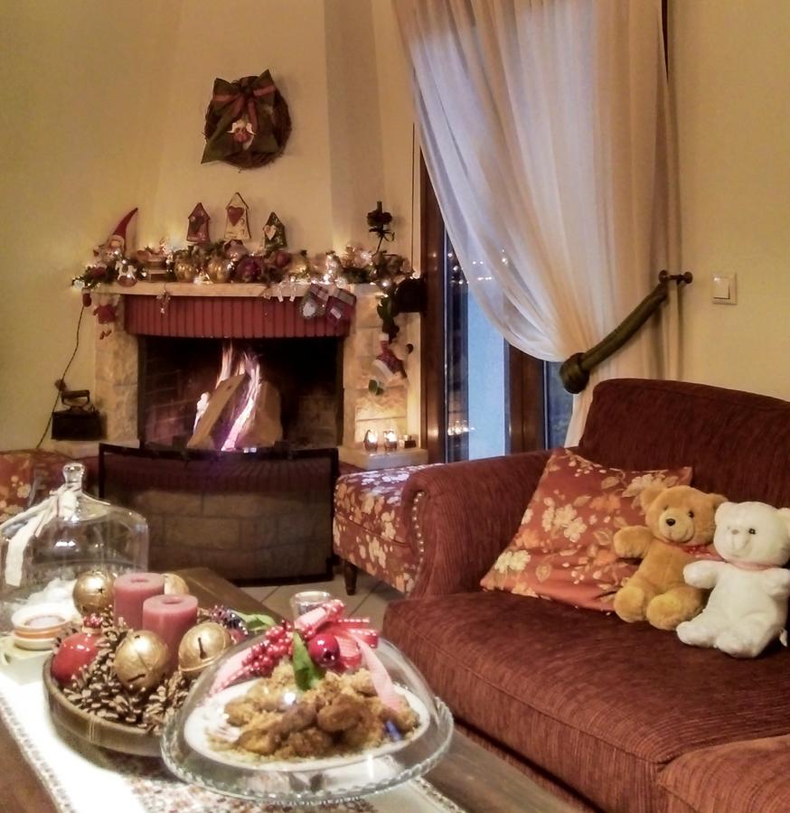 Valentini Guesthouse Karpenísion Dış mekan fotoğraf