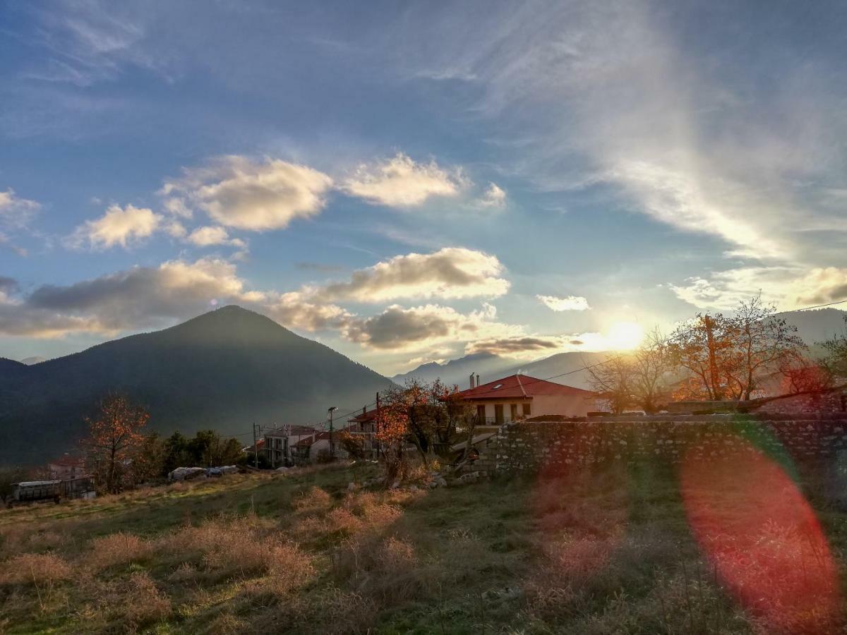 Valentini Guesthouse Karpenísion Dış mekan fotoğraf